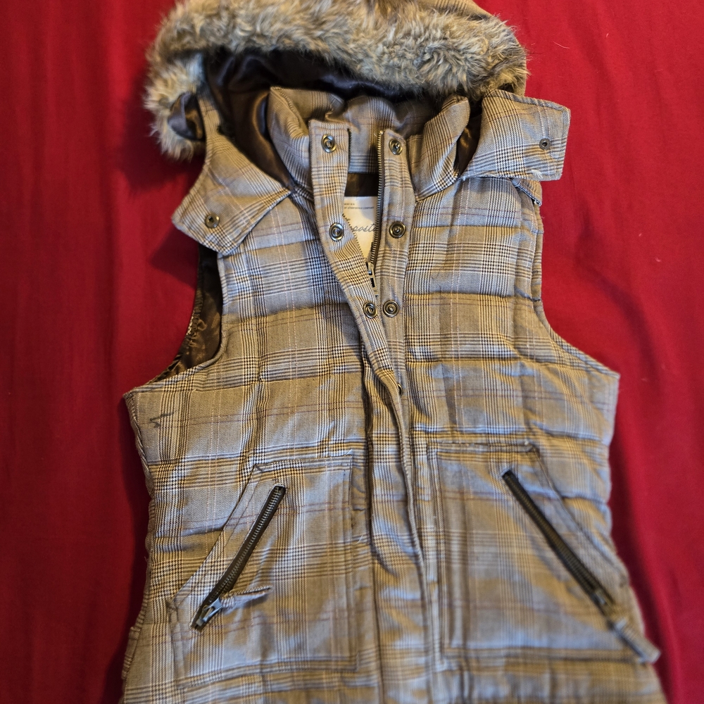 Aeropostale Plaid Hooded Vest with Faux Fur Trim